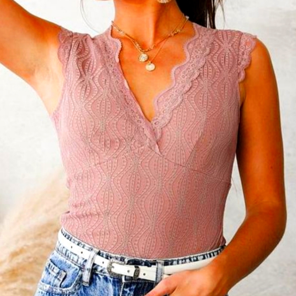 Willow & Root Lace Tank Bodysuit Lined v-neck bodysuit Back hook and eye closure